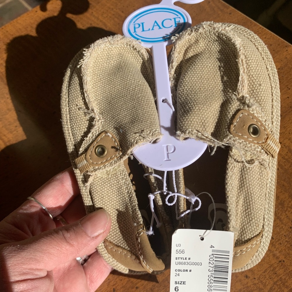 🌈BOGO 50% off🌈 Children’s Place Toddler Loafers Size 6, NWT!